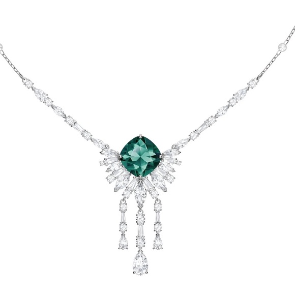 Swarovski Elegant Green and Silver Necklace - Picture 11 of 11
